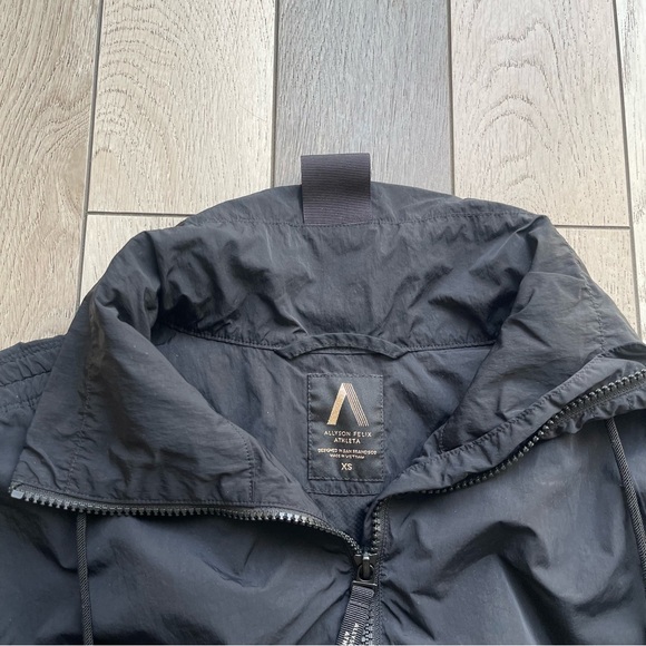 Athleta Black Bomber Jacket Cropped Elastic Waist - Picture 2 of 6